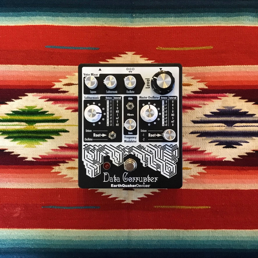 EarthQuaker Devices Data Corrupter Modulated Monophonic PLL Harmonizer