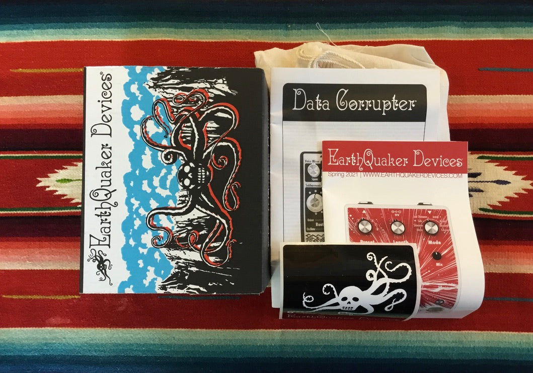 EarthQuaker Devices Data Corrupter Modulated Monophonic PLL Harmonizer