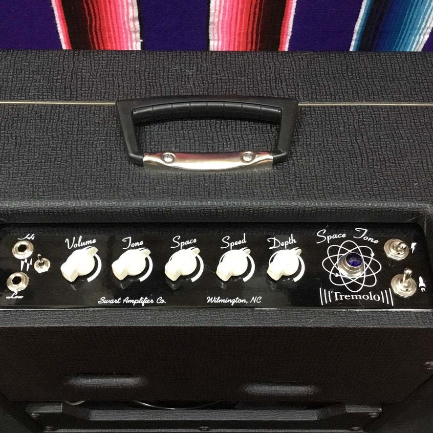 Swart STR-Tremolo in Tuxedo