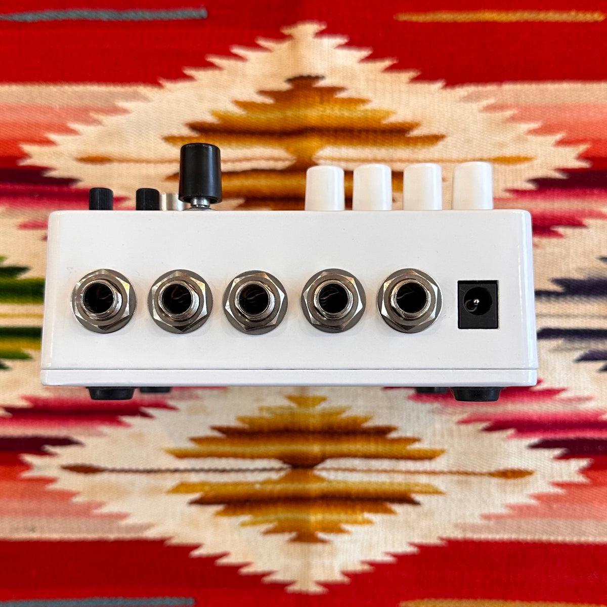 Electro-Harmonix Grand Canyon Stereo Delay and Looper Pedal (2020s)