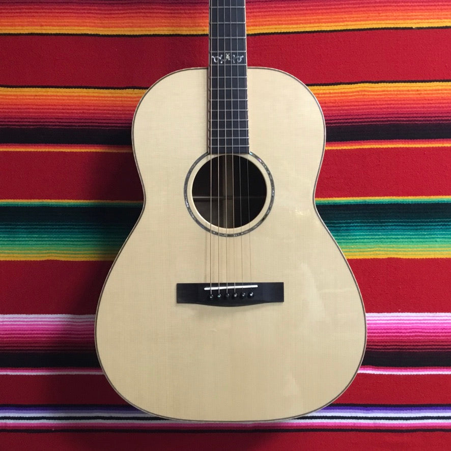 Huss and Dalton CM-12 Custom Non-Cutaway Natural (2020)