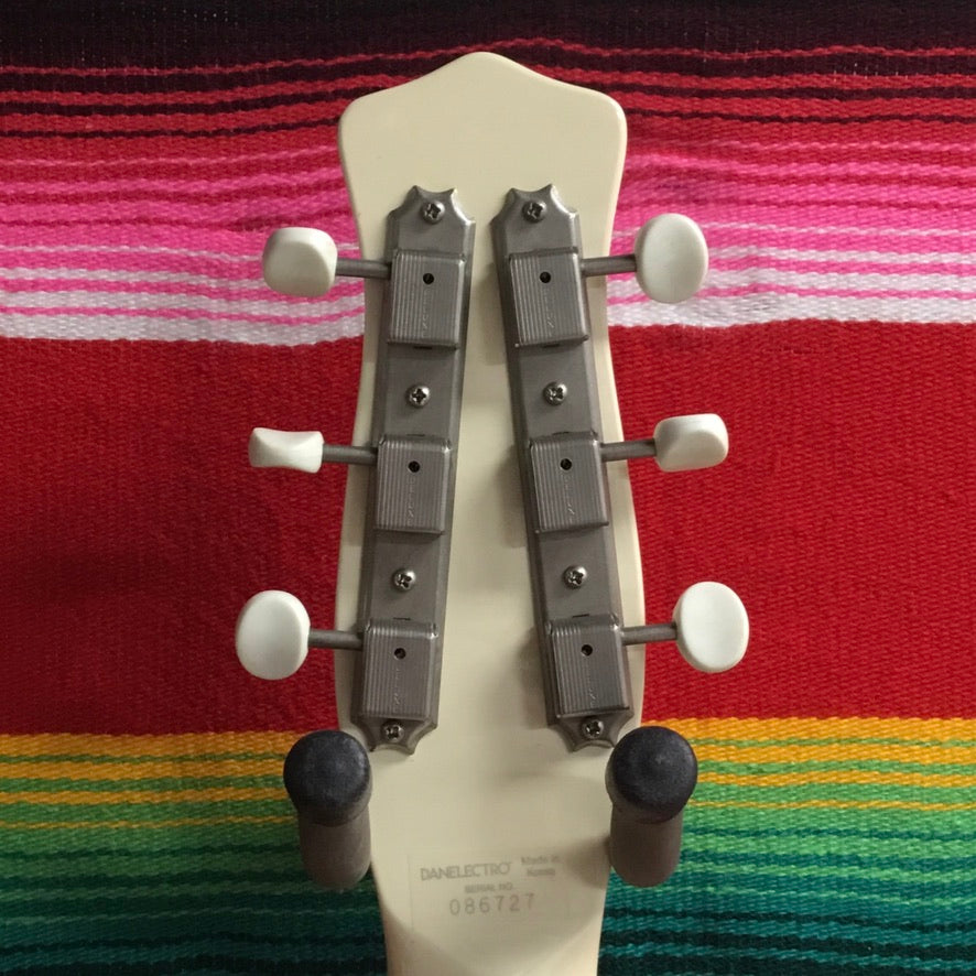 Danelectro ‘59 Divine Dark Walnut