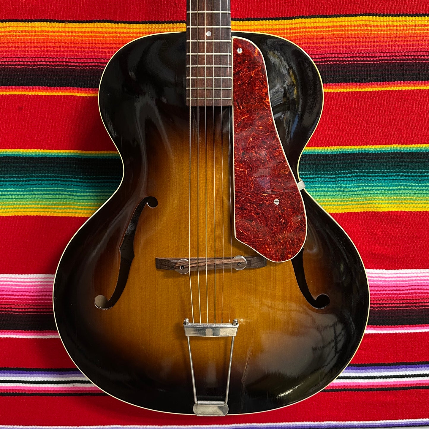 Epiphone Zenith Sunburst (1951)
