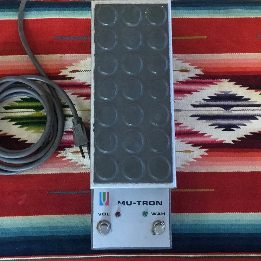 mutron volume wah wah pedal Mu-Tron C-200 Volume/Wah (1979) – Action Music