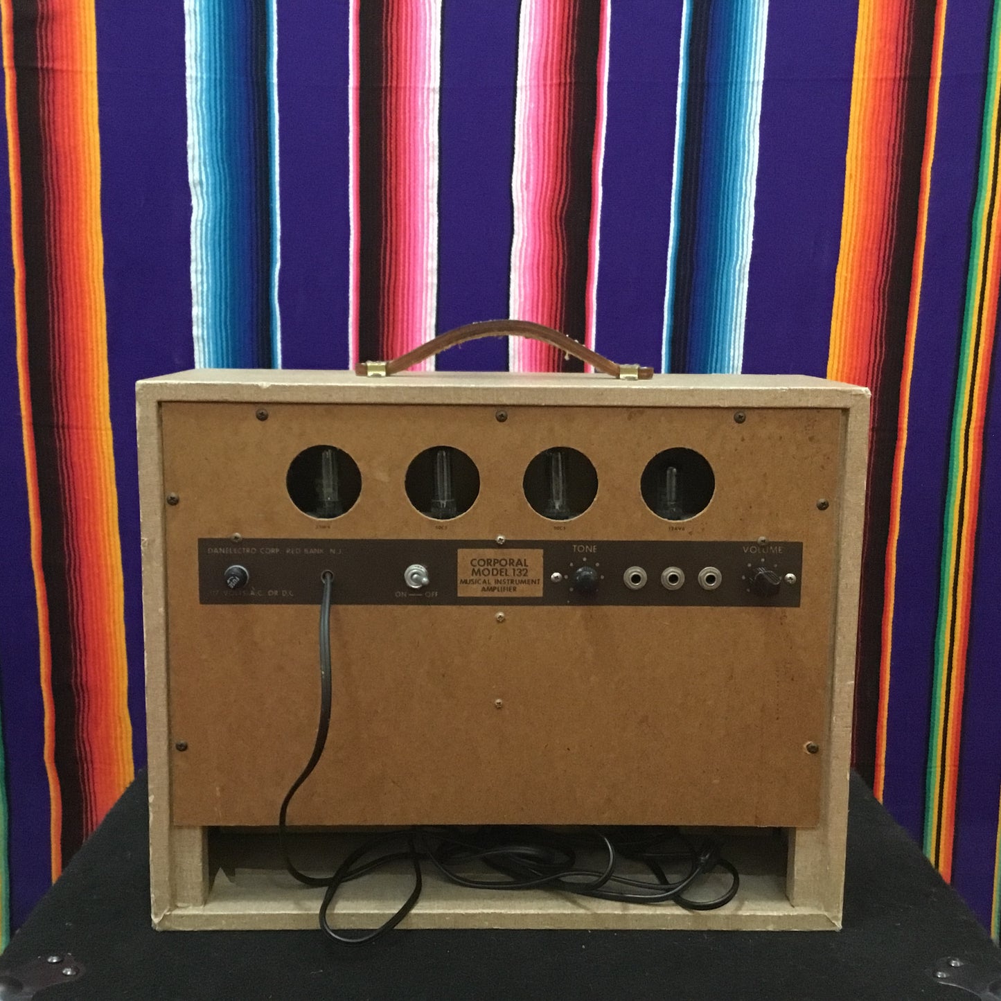 Danelectro Model 132 Corporal (1960)