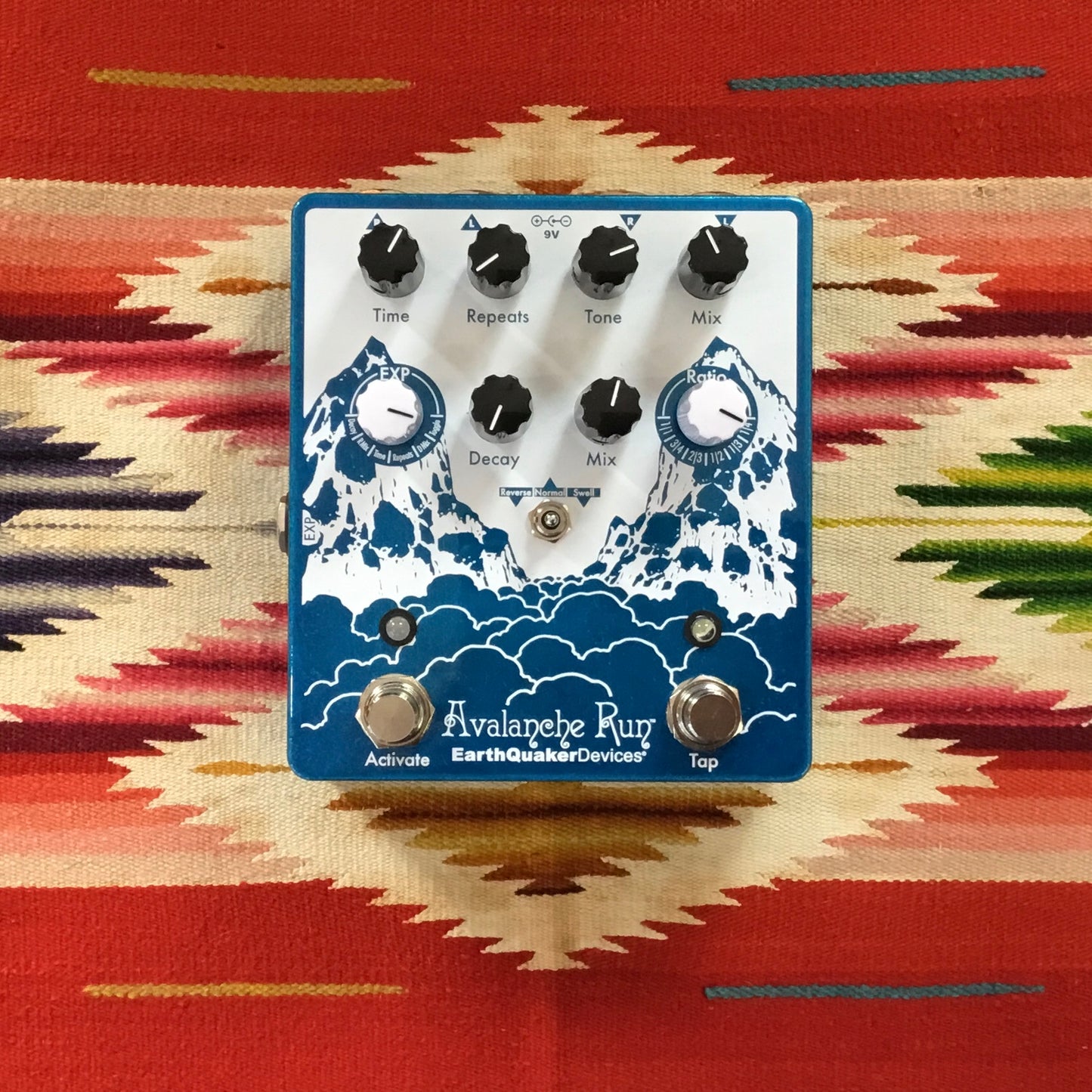 EarthQuaker Devices Avalanche Run Stereo Delay and Reverb Pedal with Tap Tempo