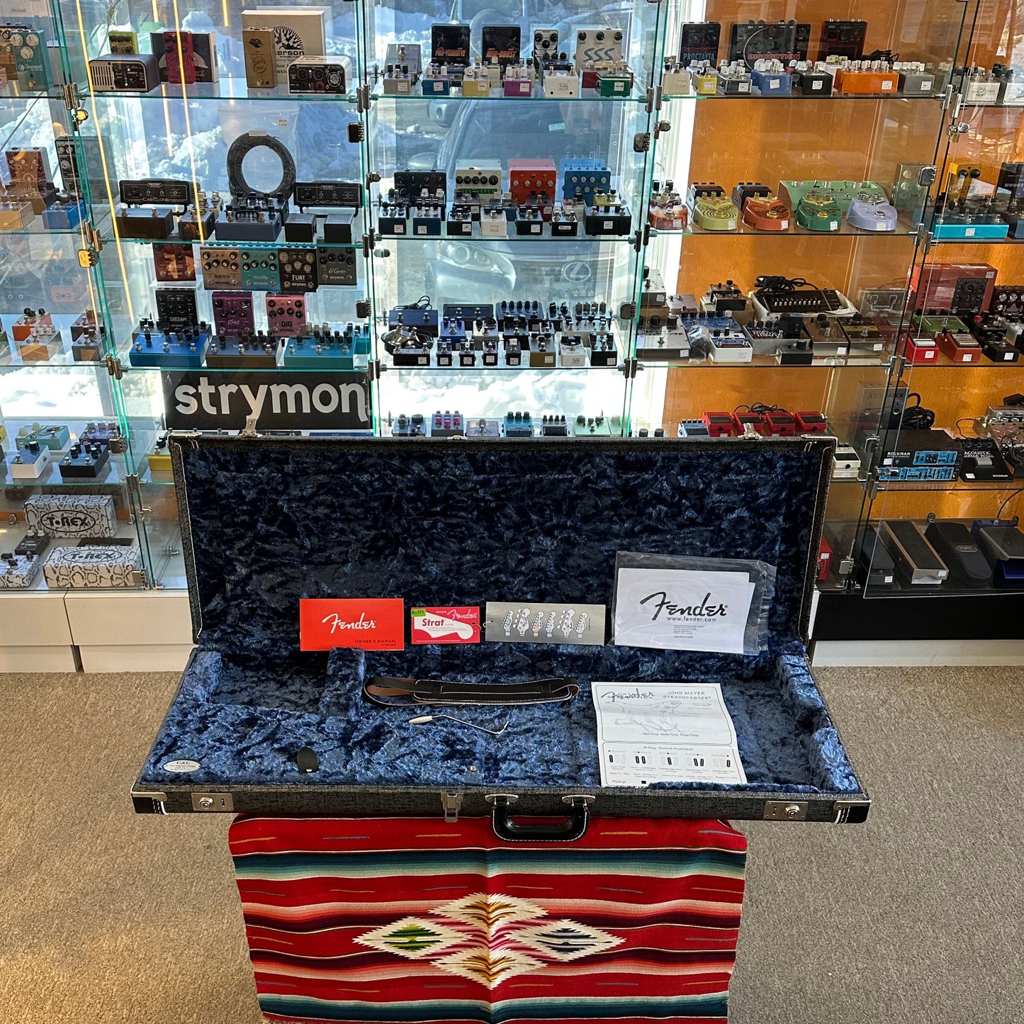 Fender John Mayer Stratocaster 3-Color Sunburst. (2014)