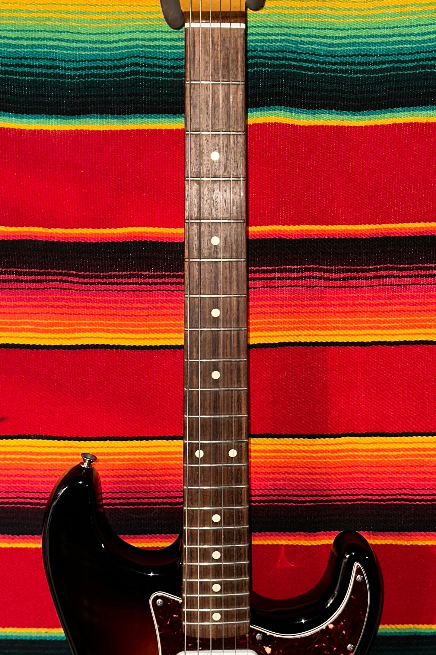 Fender John Mayer Stratocaster 3-Color Sunburst. (2014)