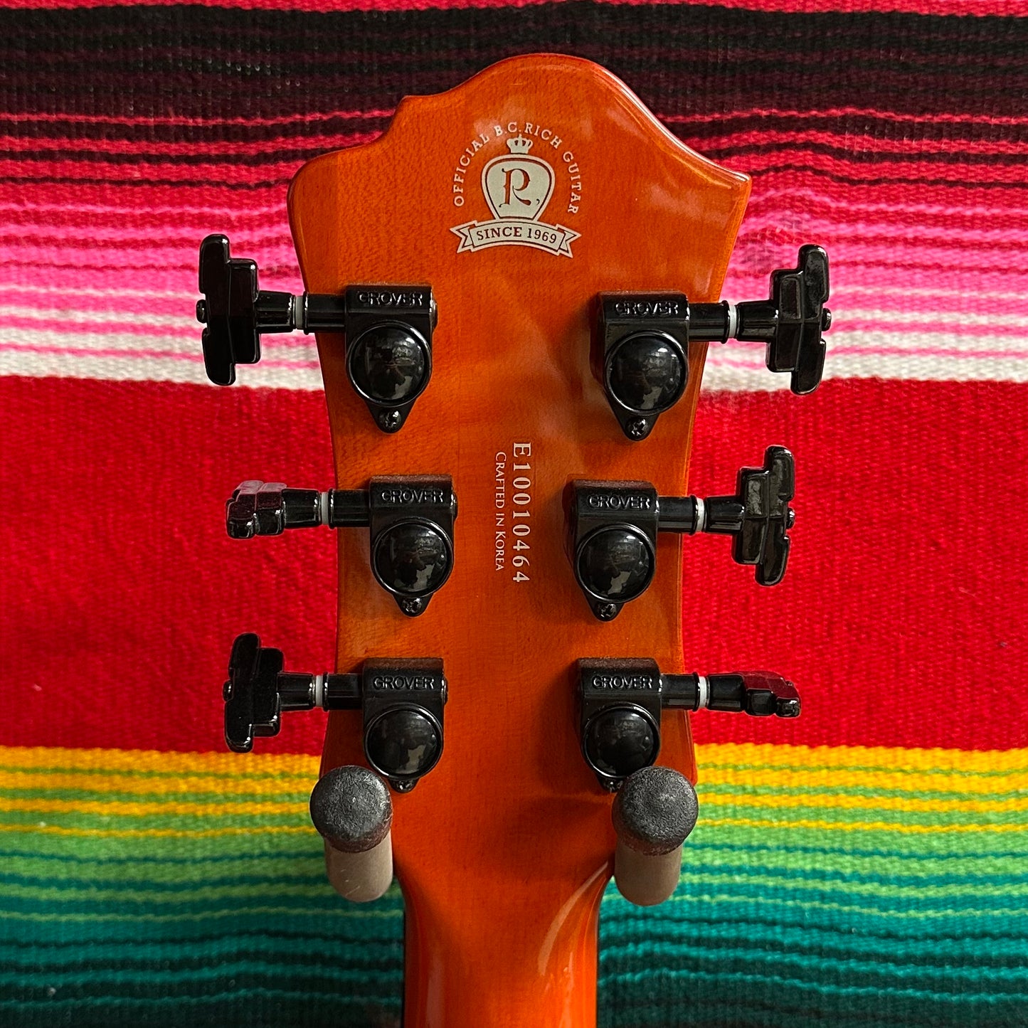 B.C. Rich Mockingbird ST Honey Burst (2011)