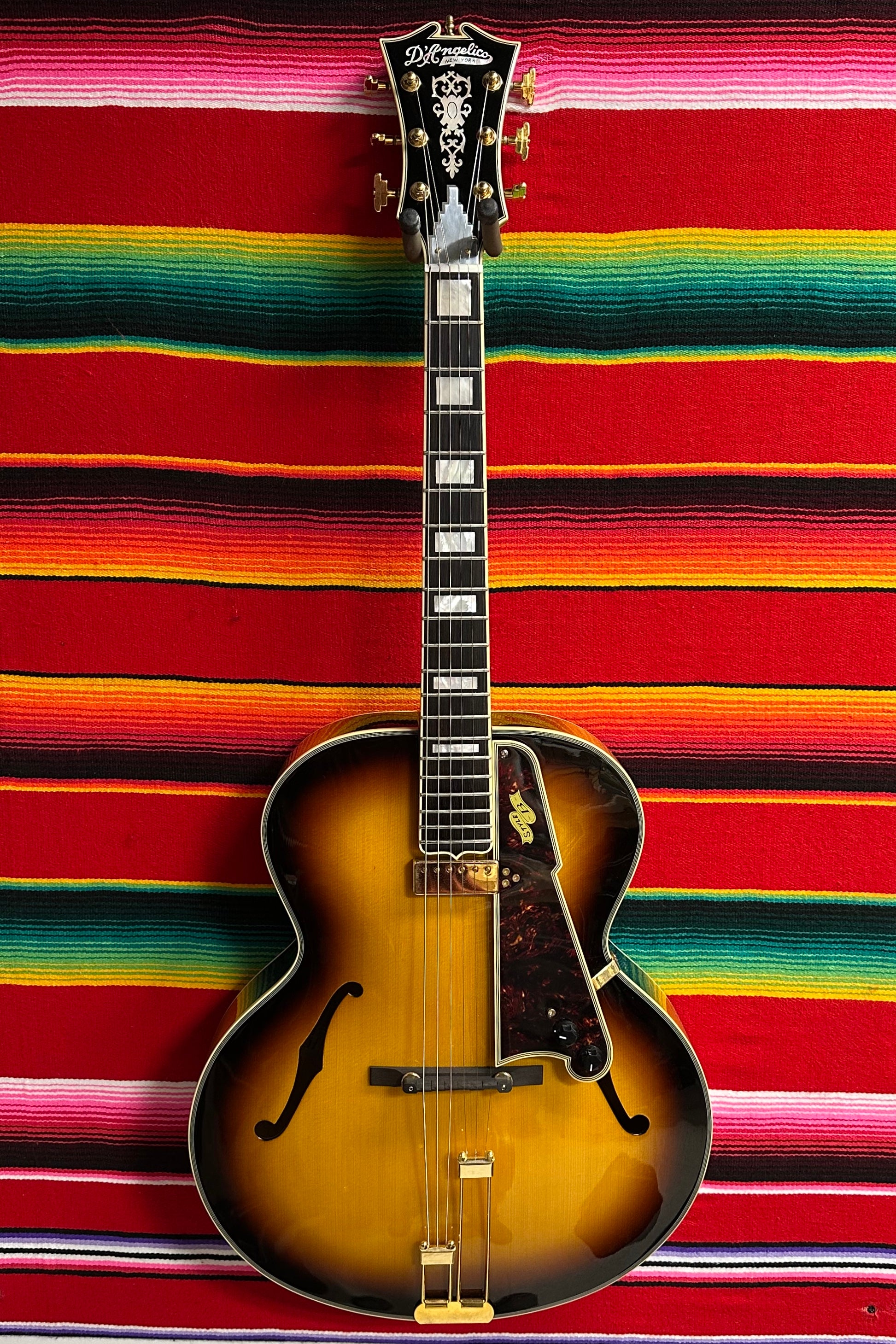 Archtop – Action Music