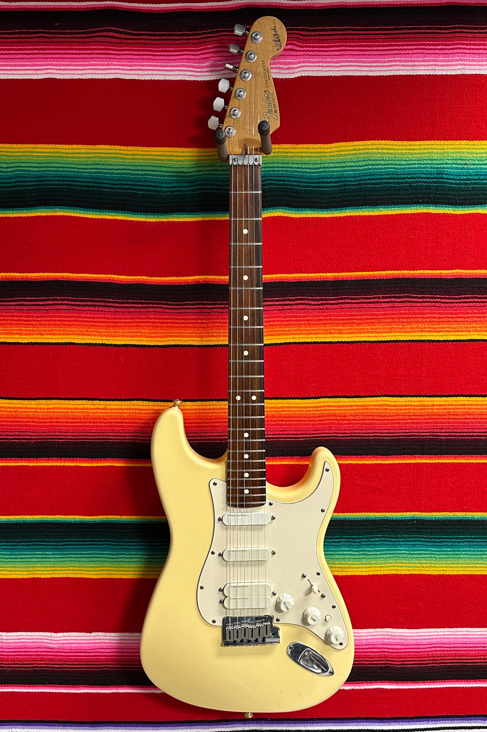 Fender Jeff Beck Stratocaster Vintage White (1992) – Action Music