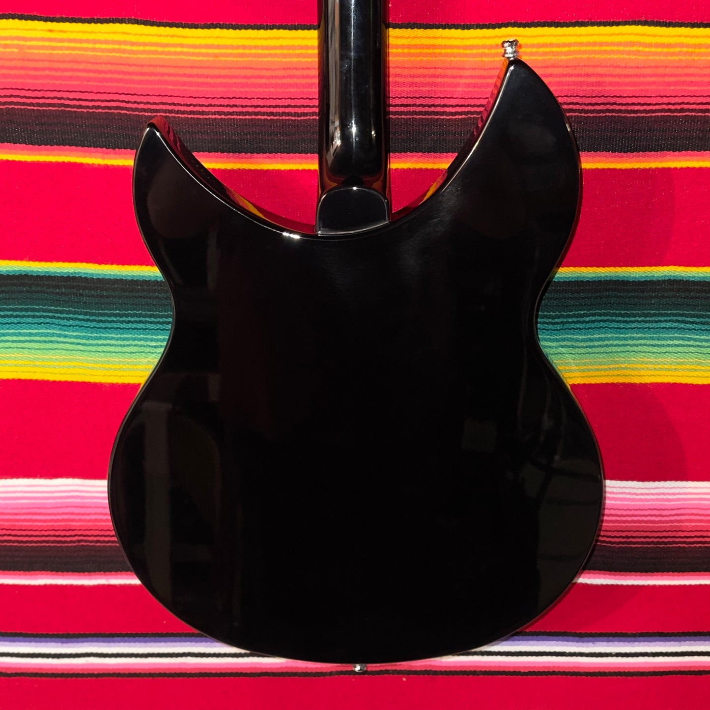 Rickenbacker 330 Jetglo (2017)