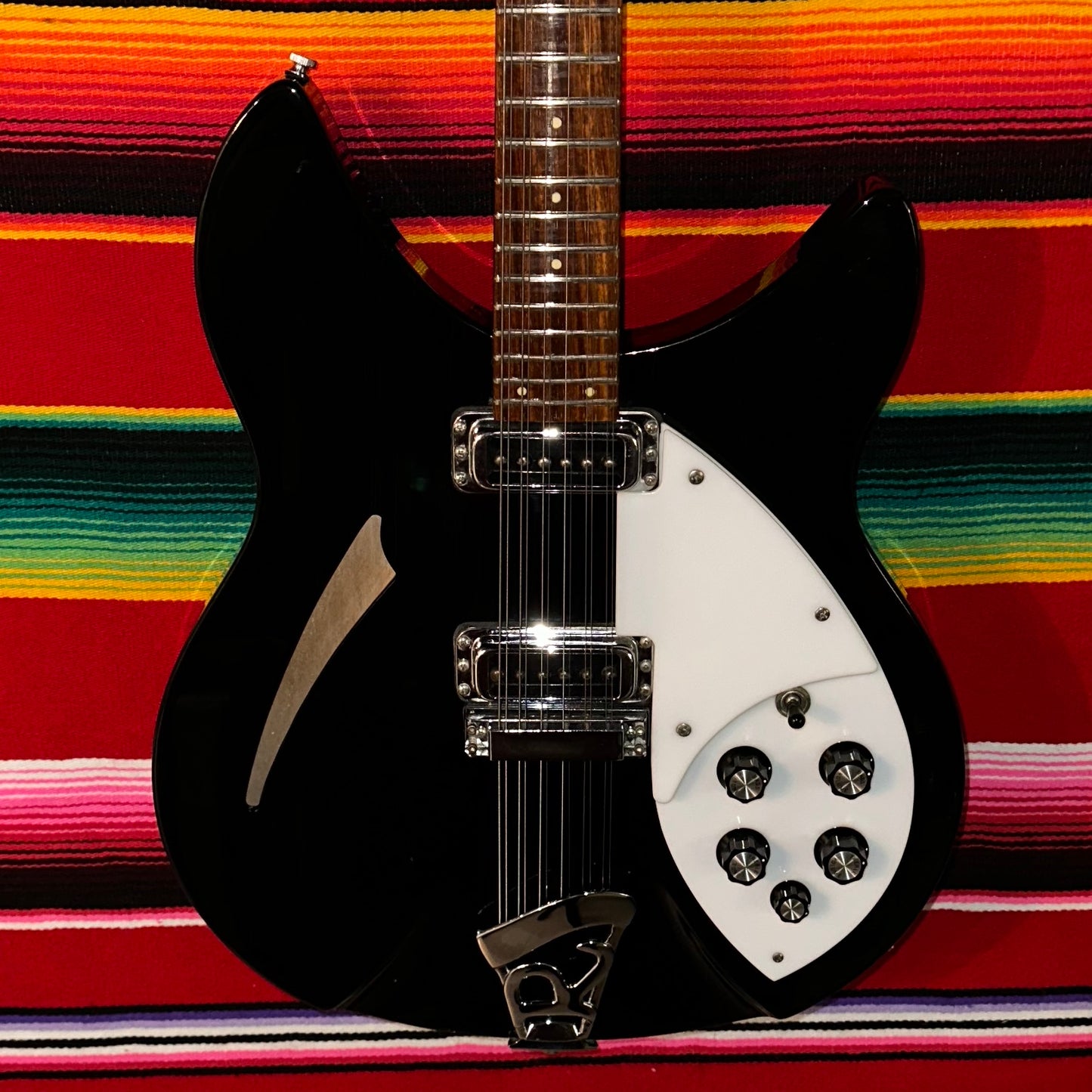 Rickenbacker 330/12 Jetglo (1991)