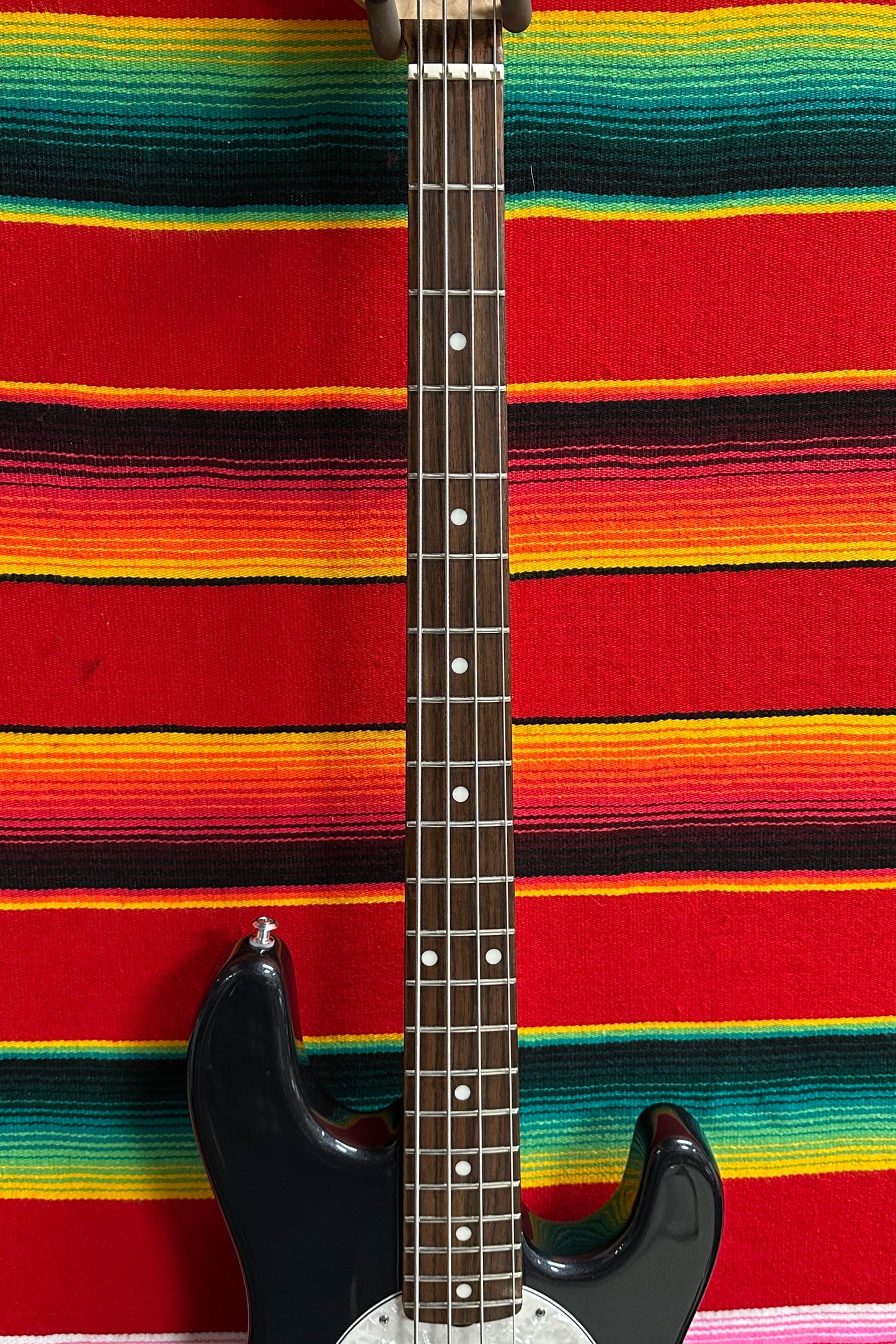 Ernie Ball/Music Man Stingray 4 HH Sapphire Black (2008)