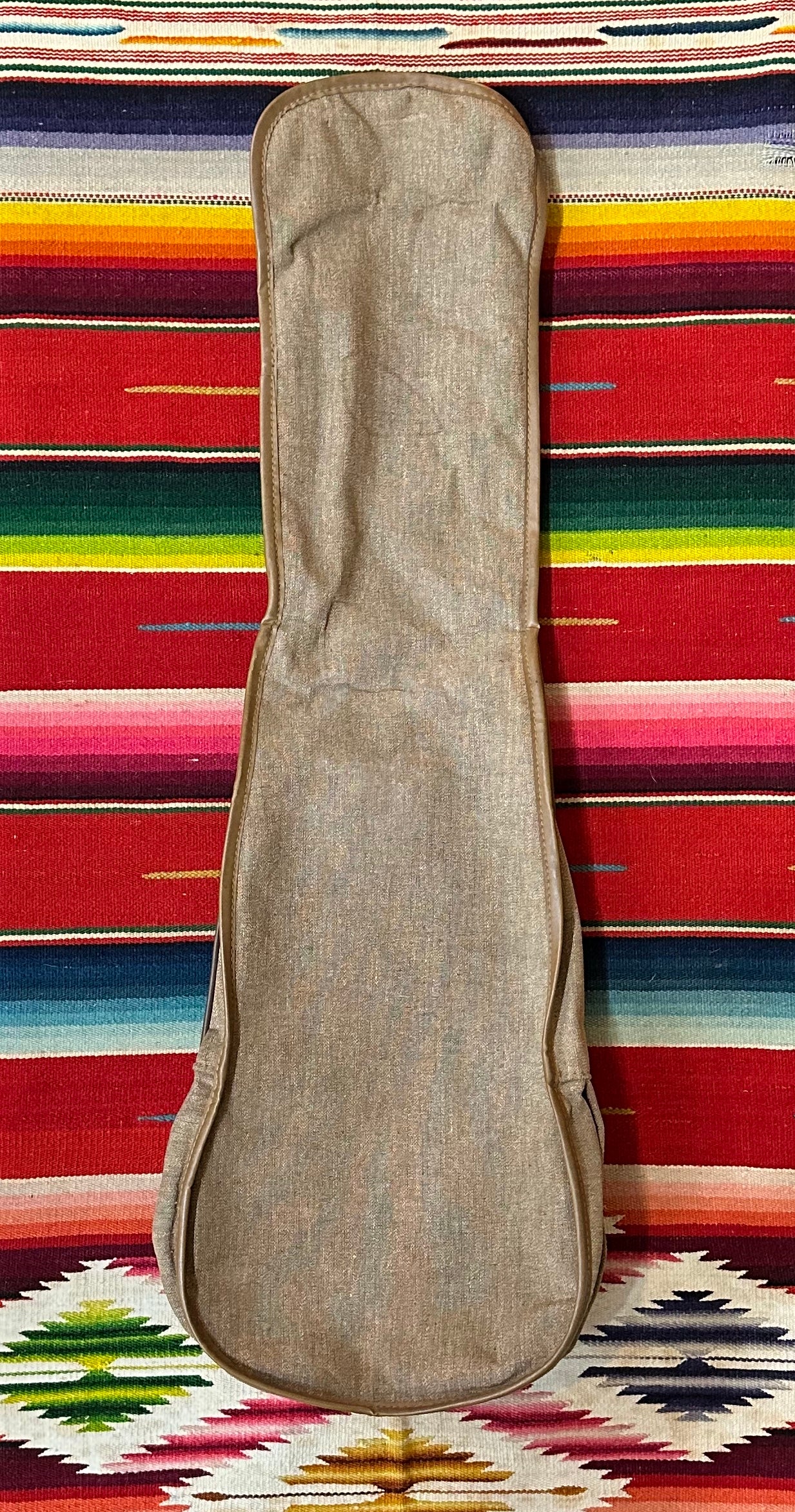 Gibson UKE-3 Soprano Ukulele (1949-1950)