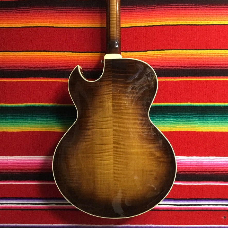 Heritage Sweet 16 Almond Sunburst (1990)