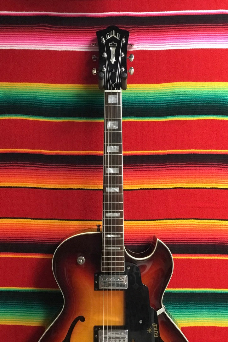 Guild Capri CE-100D Sunburst (1965)