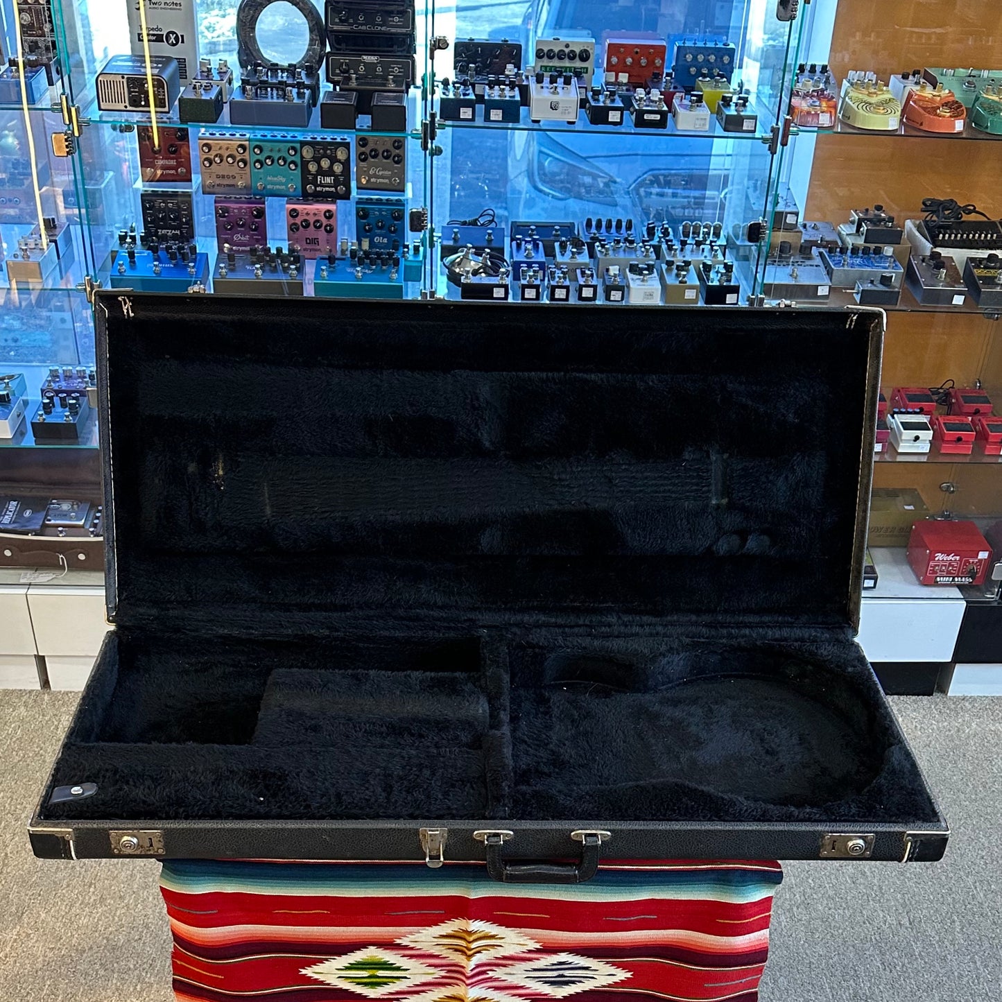 Rickenbacker 330 Mapleglo (1986)