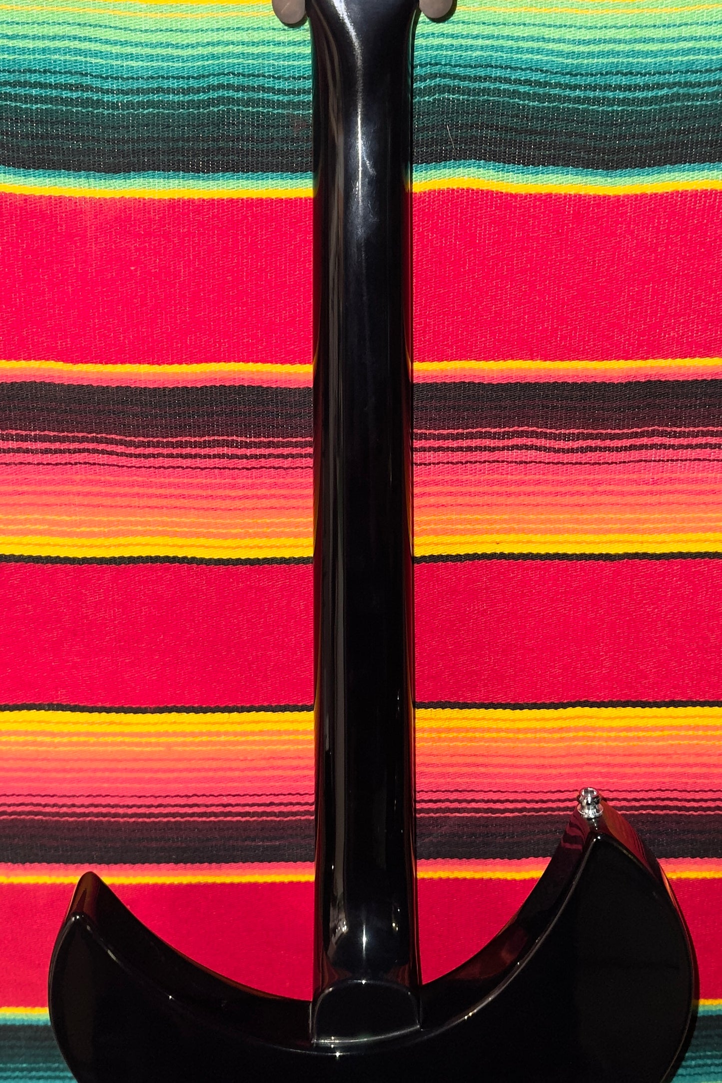 Rickenbacker 330 Jetglo (2017)