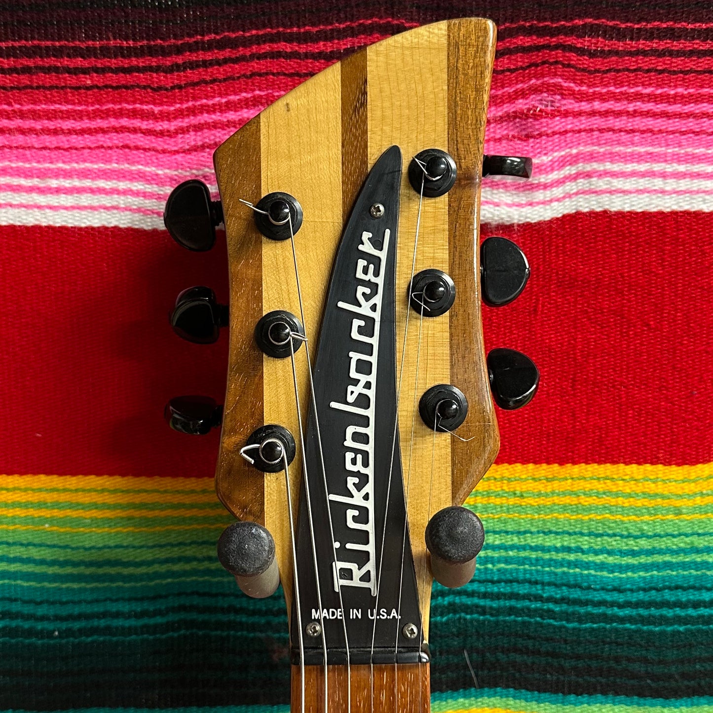 Rickenbacker 330 Mapleglo (1986)