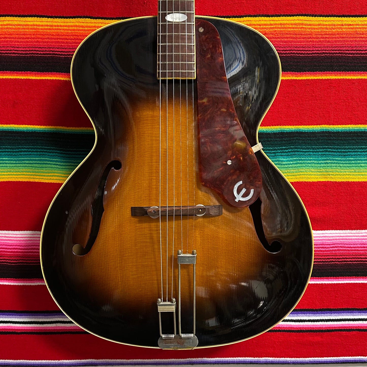 Epiphone Devon Sunburst (1950)