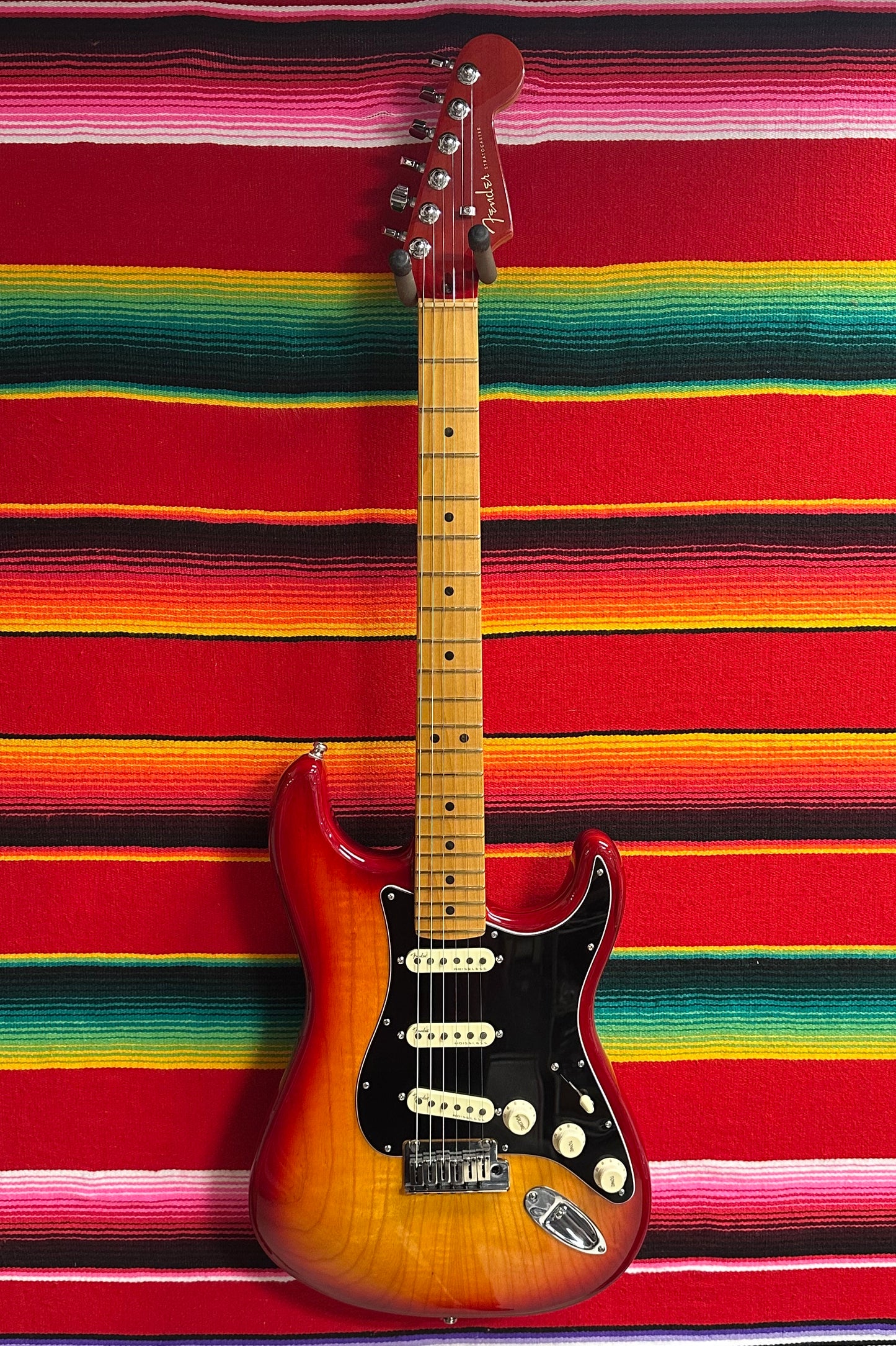 Fender American Ultra Luxe Stratocaster Plasma Red Burst (2021)