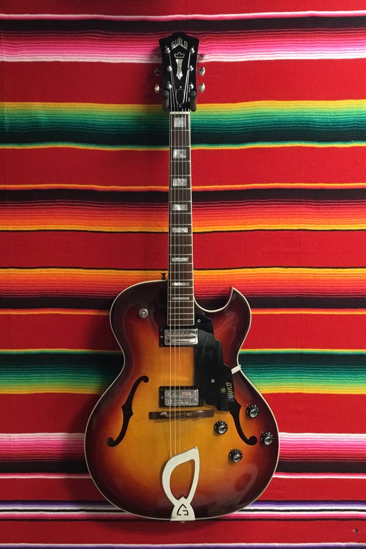 Guild Capri CE-100D Sunburst (1965)