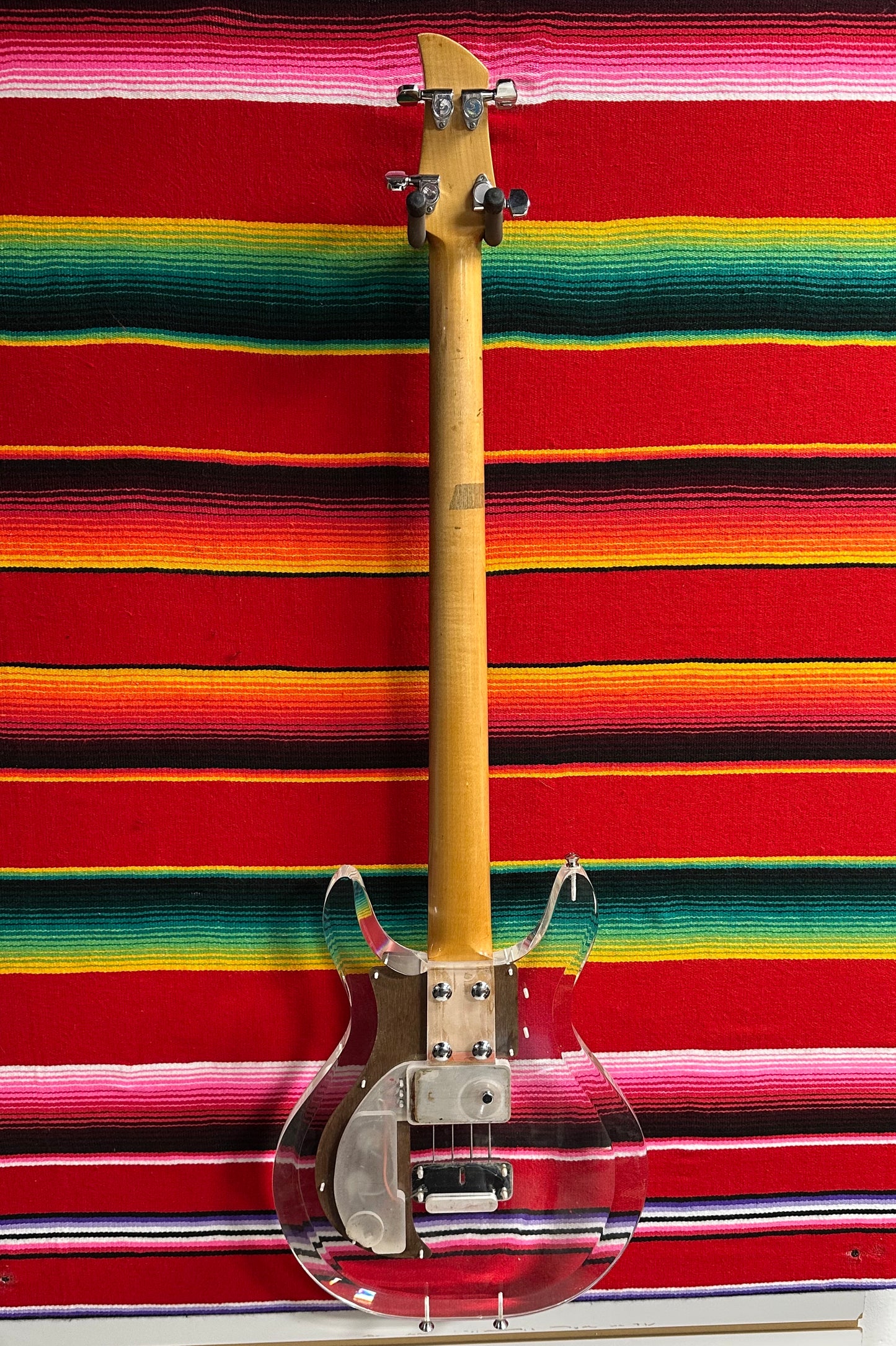 Ampeg Dan Armstrong Lucite Bass (1970)