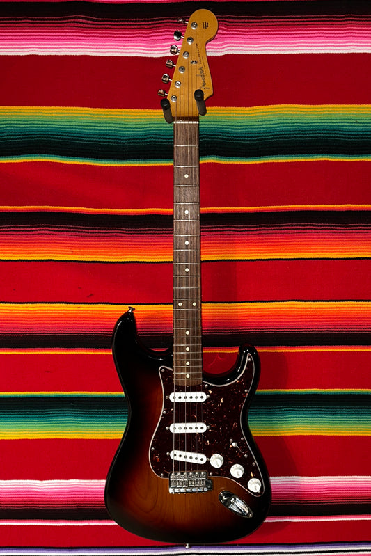 Fender John Mayer Stratocaster 3-Color Sunburst. (2014)