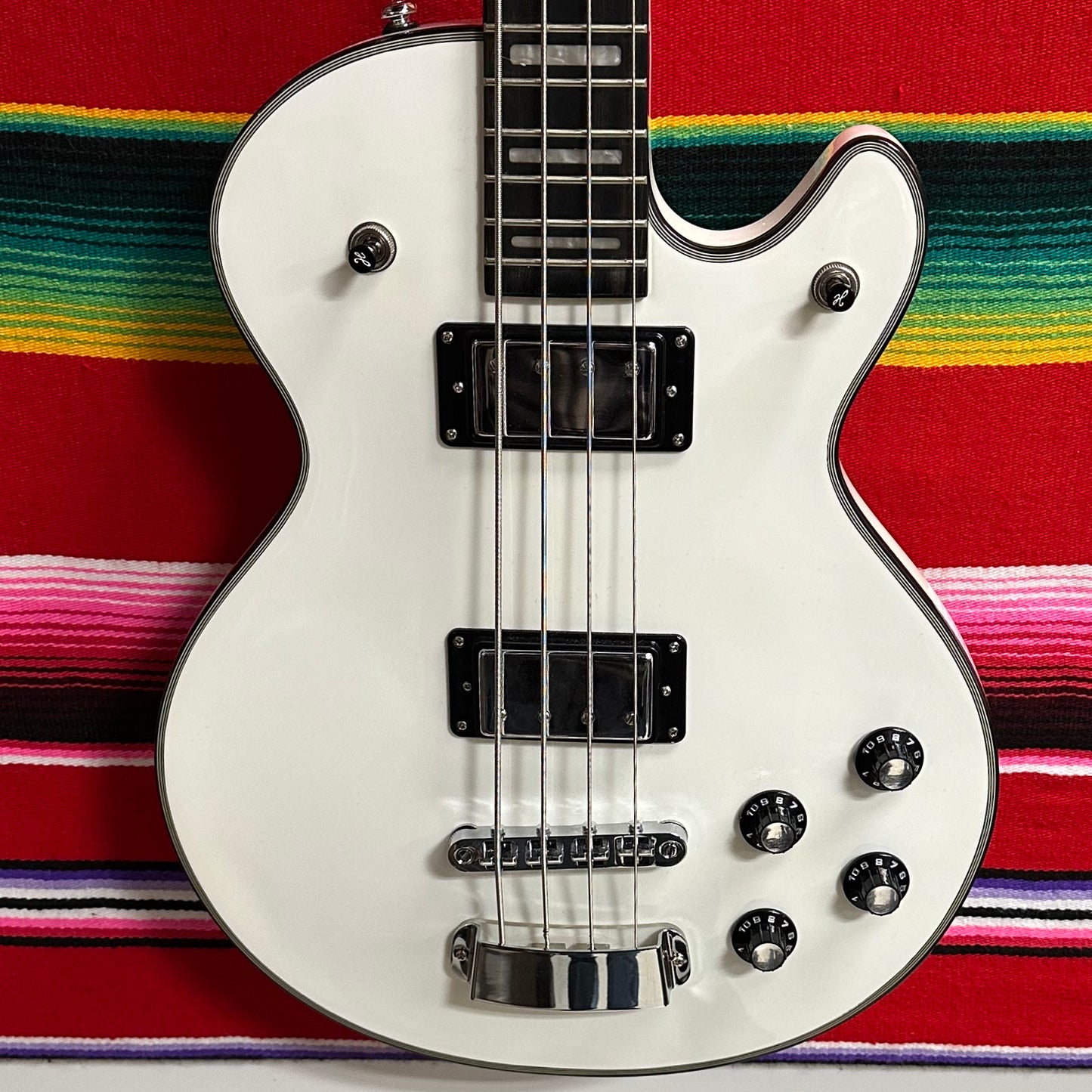 Hagstrom Swede Bass White Gloss (2019)