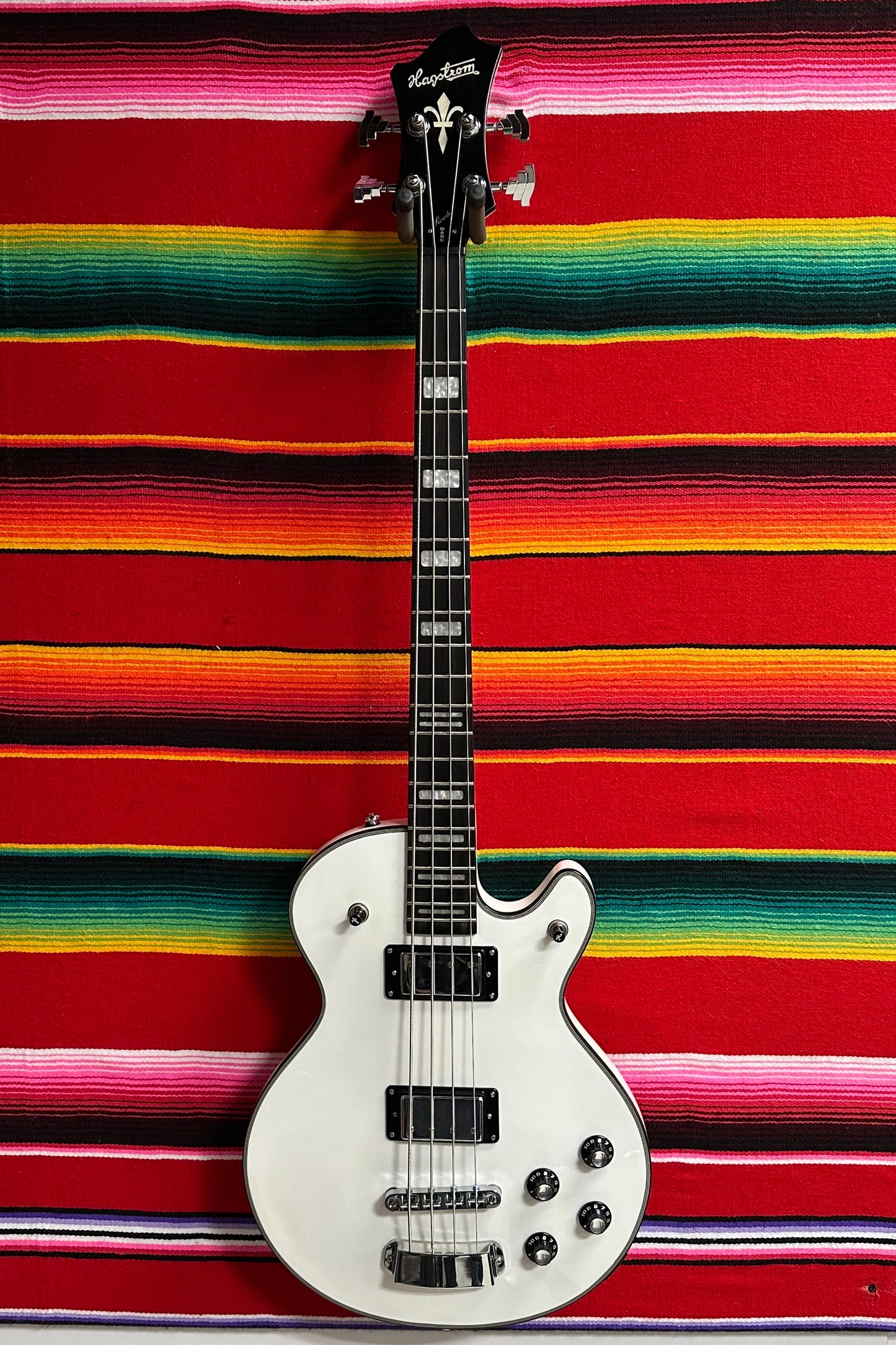 Hagstrom Swede Bass White Gloss (2019)