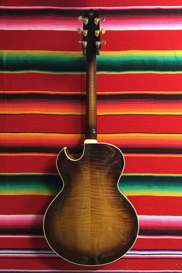 Heritage Sweet 16 Almond Sunburst (1990)