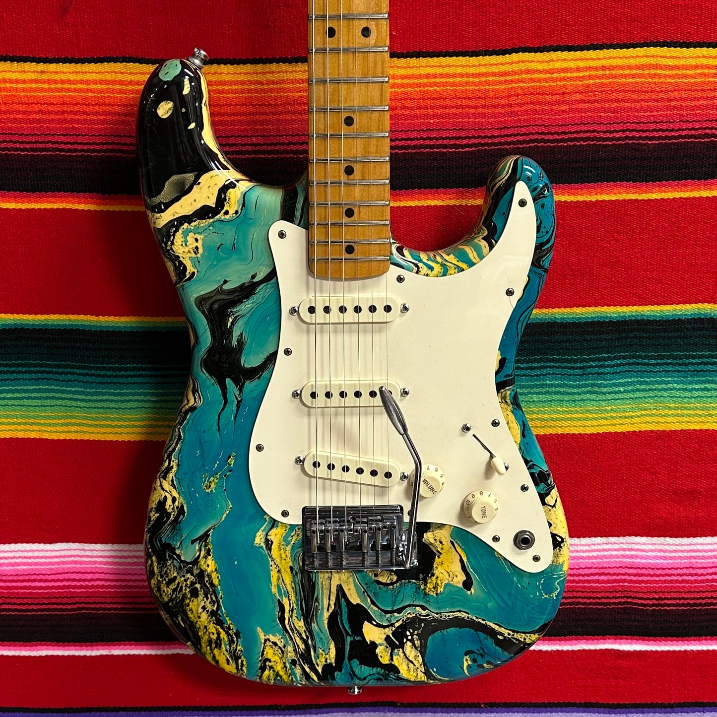 Fender "Bowling Ball"  Standard Stratocaster Marble Blue (1983)