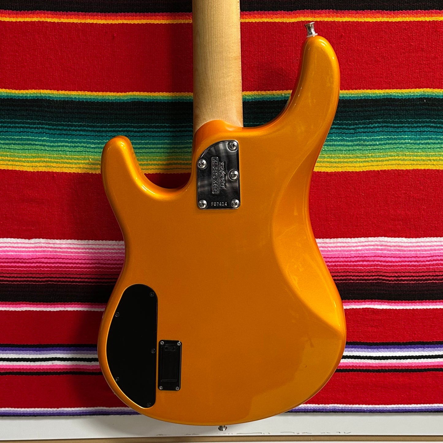 Ernie Ball/Music Man Sterling Bass 4 H Desert Gold (2003)