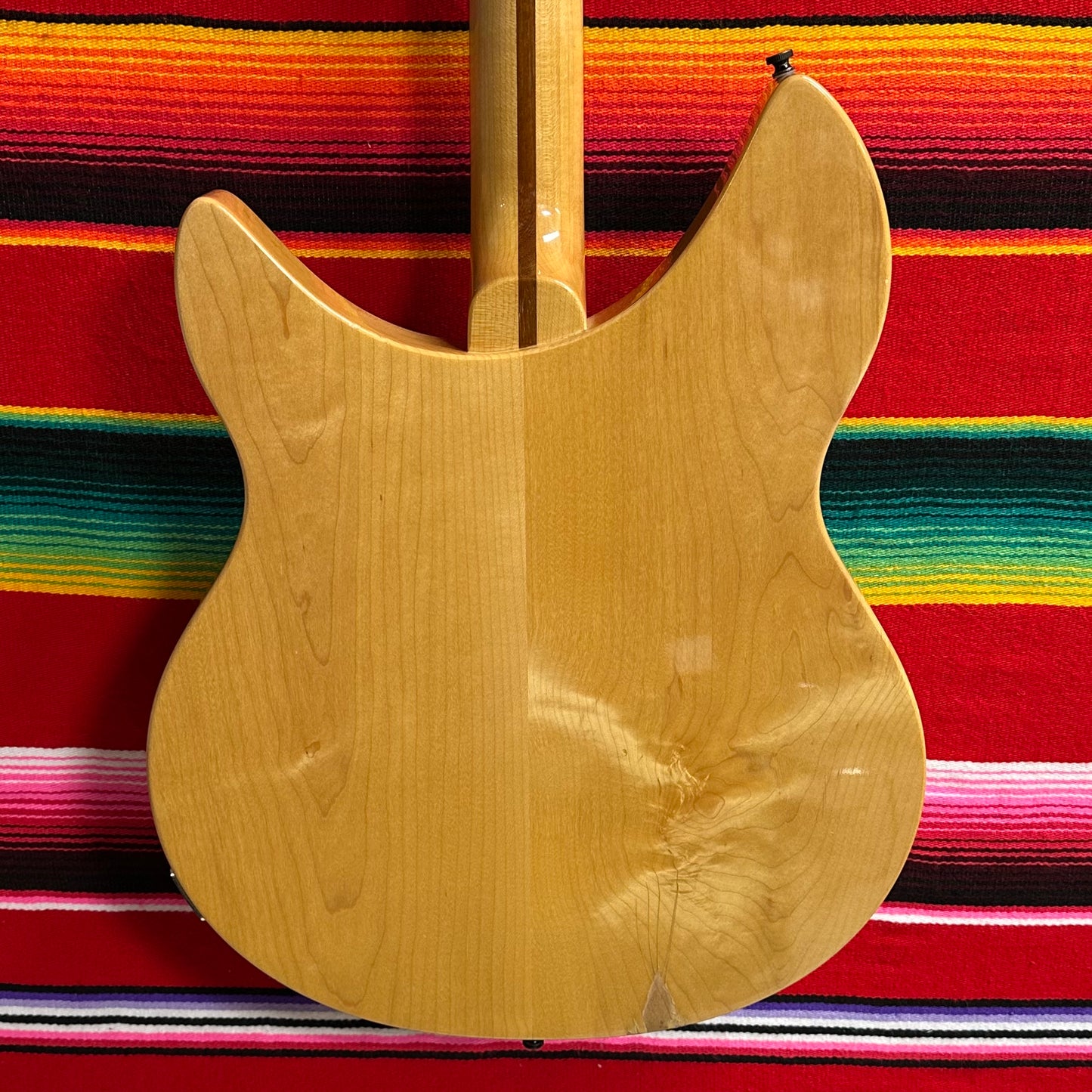 Rickenbacker 330 Mapleglo (1986)