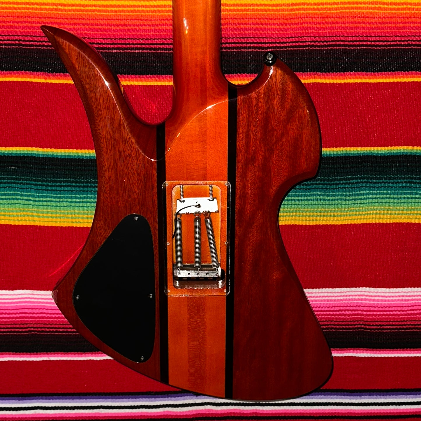 B.C. Rich Mockingbird ST Honey Burst (2011)