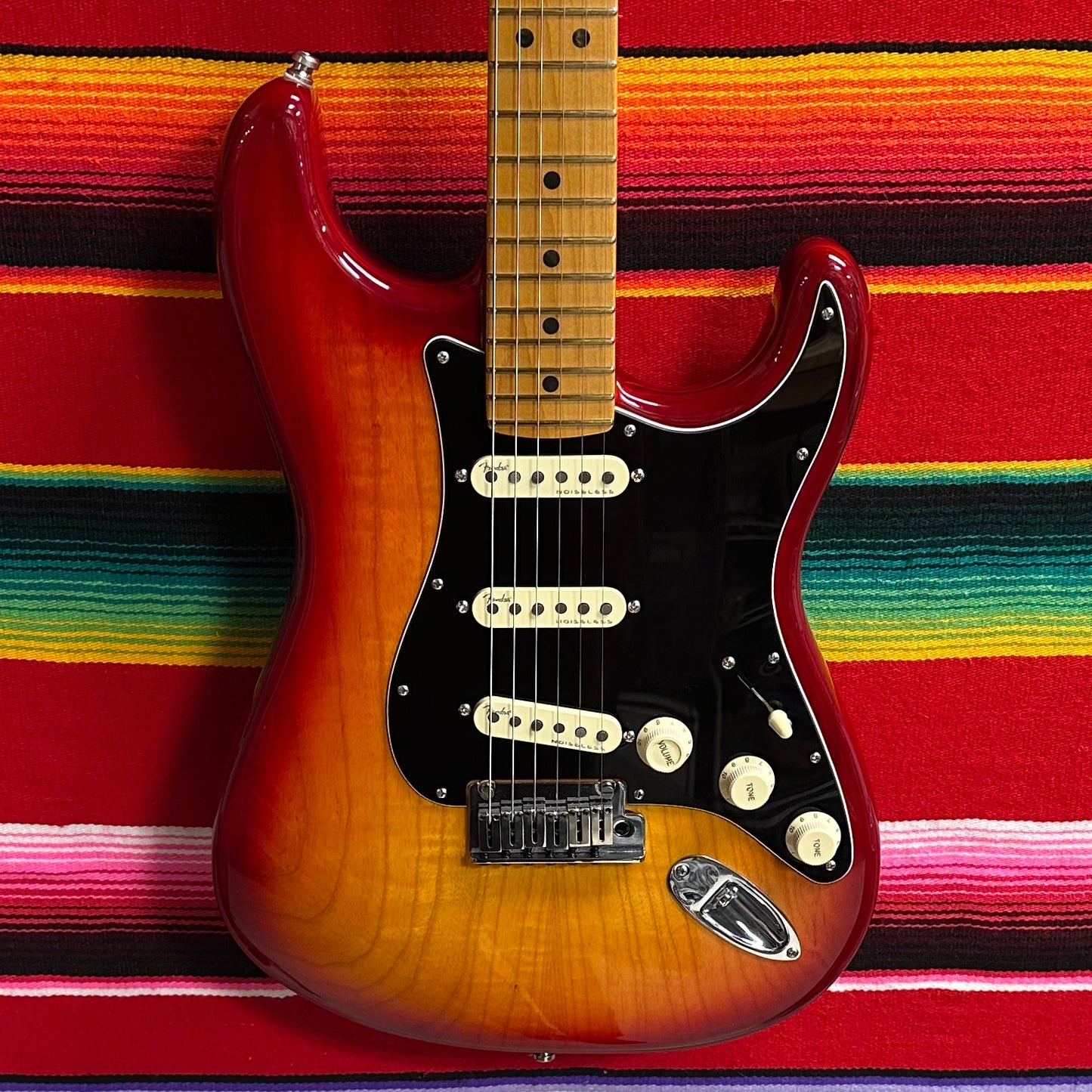 Fender American Ultra Luxe Stratocaster Plasma Red Burst (2021)