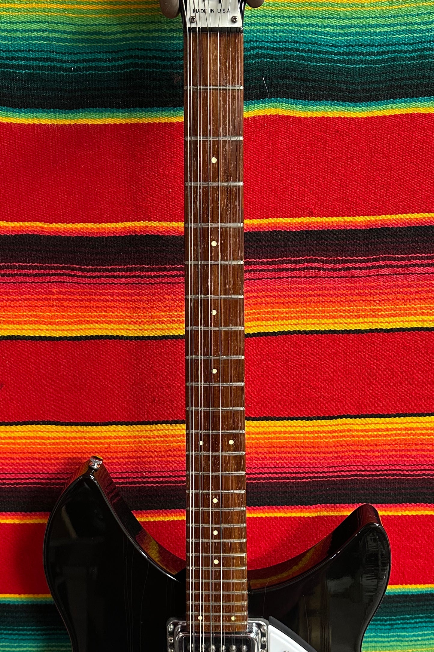 Rickenbacker 330/12 Jetglo (1991)