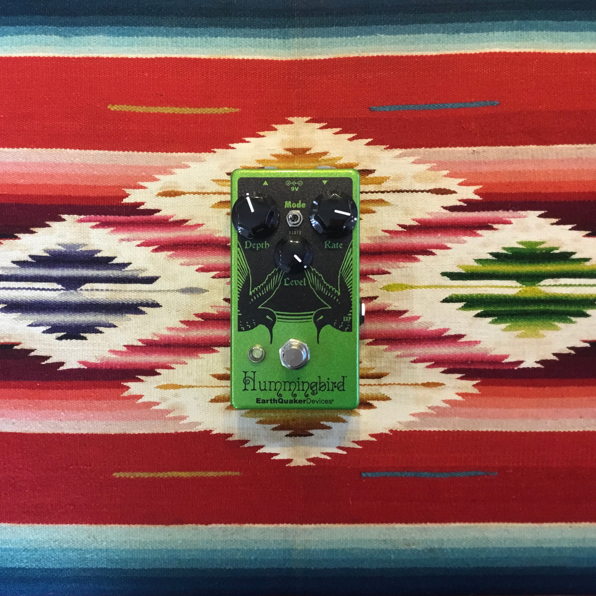 Device For Humming Notes EarthQuaker Devices Hummingbird Repeat Percussions V4 – Action Music